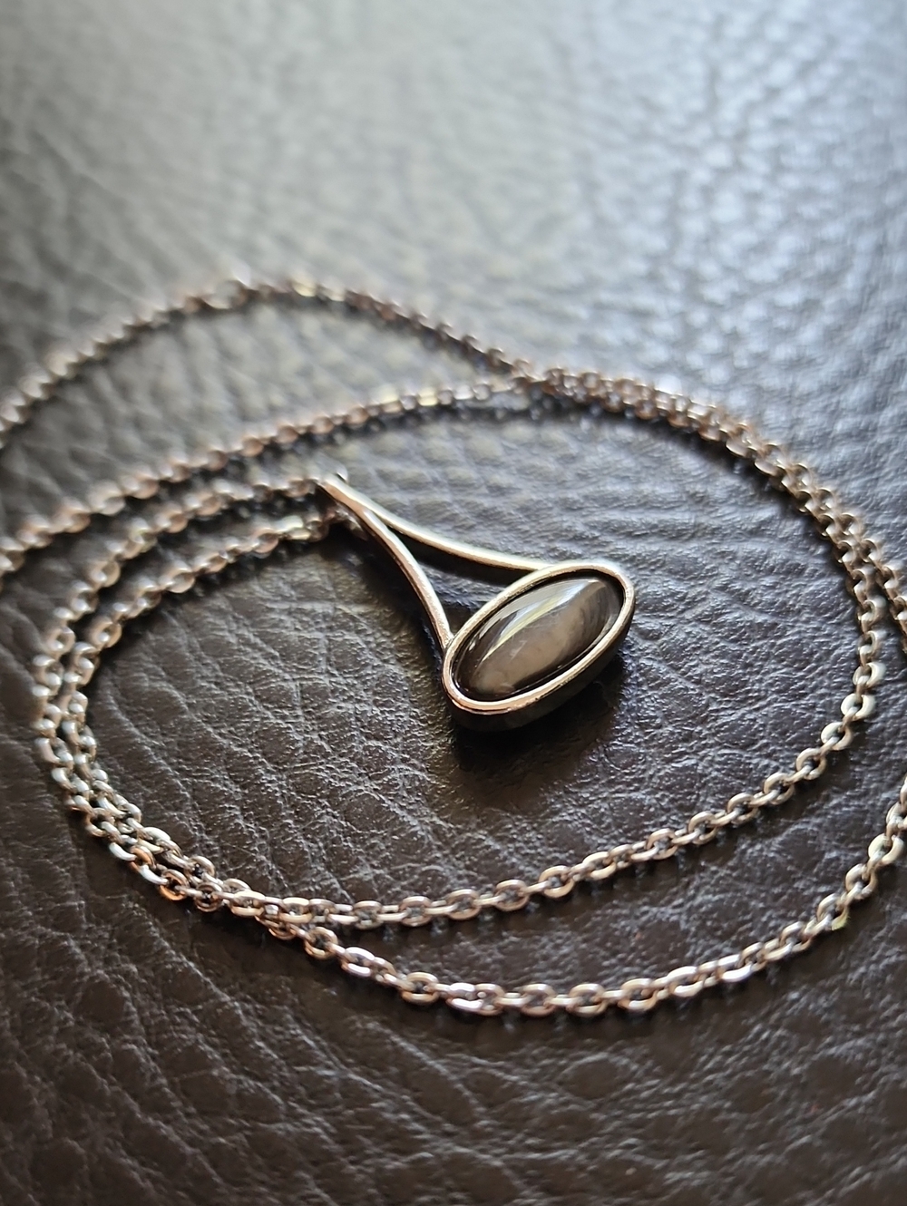 VTG Sarah Coventry Silver Teardrop Pendant Necklace
